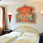 Mama Muh Self-check-in Hotel